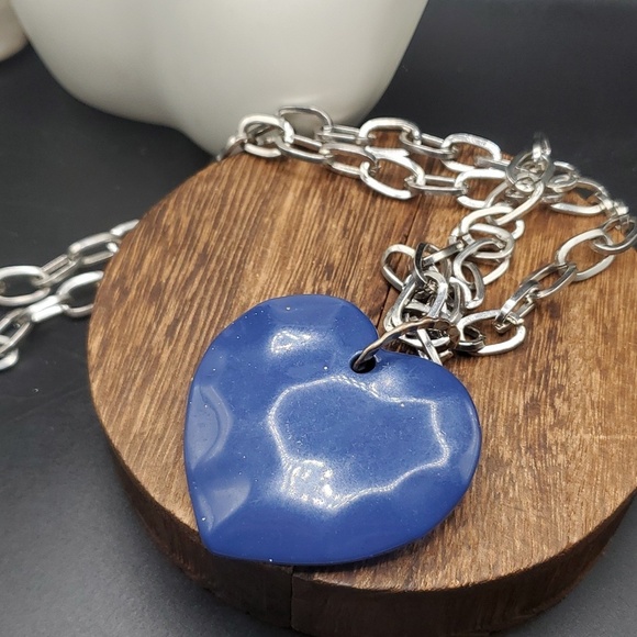 Jewelry - Large blue heart chunky statement necklace N3321‎